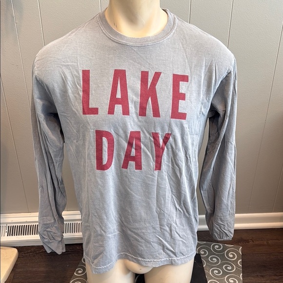 E Lake Effect Co. Medium Comfort Colors Gray Long Sleeve with Red Print - Picture 1 of 5